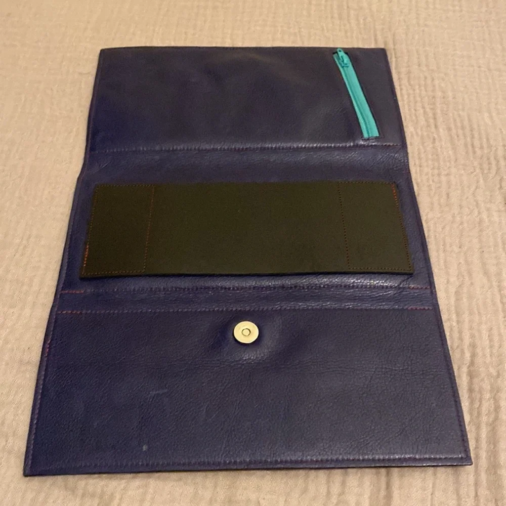 LOLAFALK WALLET BAG . The Stella Travel Wallet Clutch.